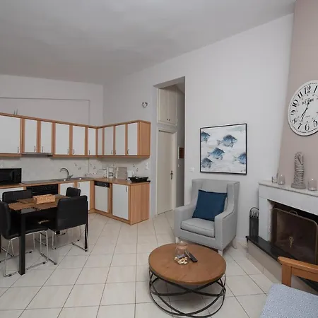 Punda 4 Seasons Apartment Diakopto