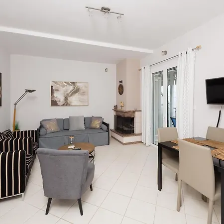 Punda 4 Seasons Apartment Diakopto