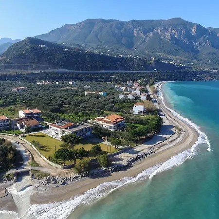 Punda 4 Seasons Apartment Diakopto