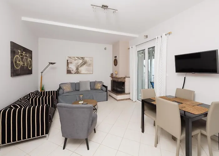 Punda 4 Seasons Apartment Diakopto